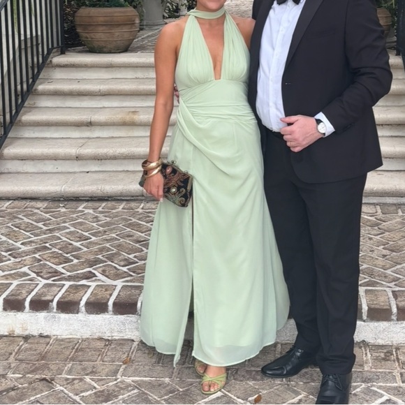 Elegant Green Halter Dress - Picture 1 of 1
